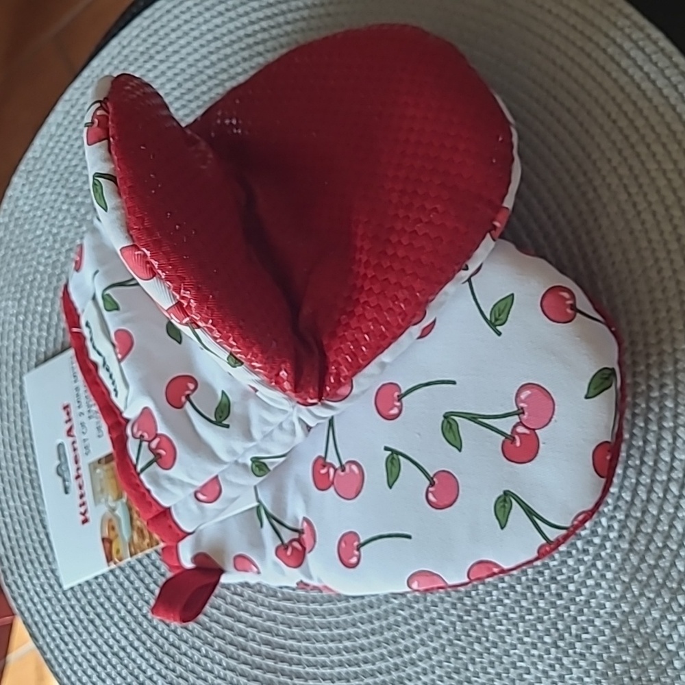 KitchenAid Mini Mitts - Picture 4 of 7
